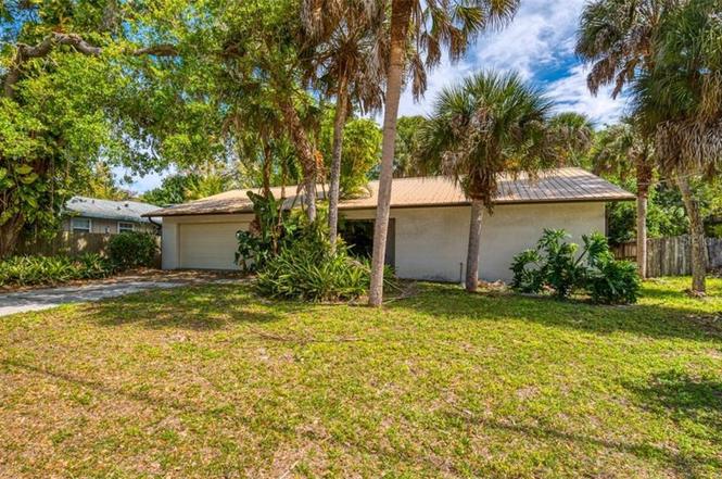 2275 Linwood Dr, SARASOTA, FL 34232 | MLS# A4462423 | Redfin