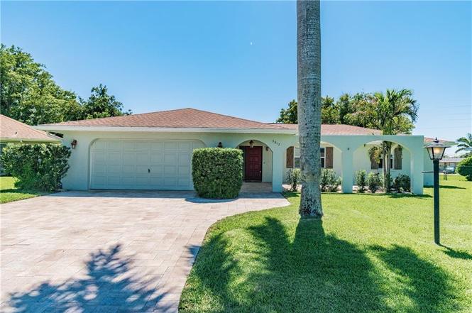 5817 3rd Ave W, BRADENTON, FL 34209 | MLS# A4466649 | Redfin