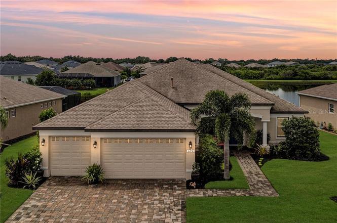 629 Rosemary Cir, BRADENTON, FL 34212 | MLS# A4478776 | Redfin