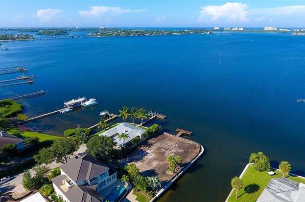 1501 Blue Heron Dr Sarasota Fl 34239 Mls A4412048 Redfin