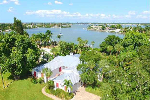 15561 Redington Dr Beach Fl 33708 Mls U7753607 Redfin 15561 Redington Dr Beach Fl 33708