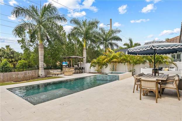 5584 Foxtail Palm Ln Sarasota Fl Mls C Redfin 5584 Foxtail Palm Ln Sarasota Fl Mls C Redfin