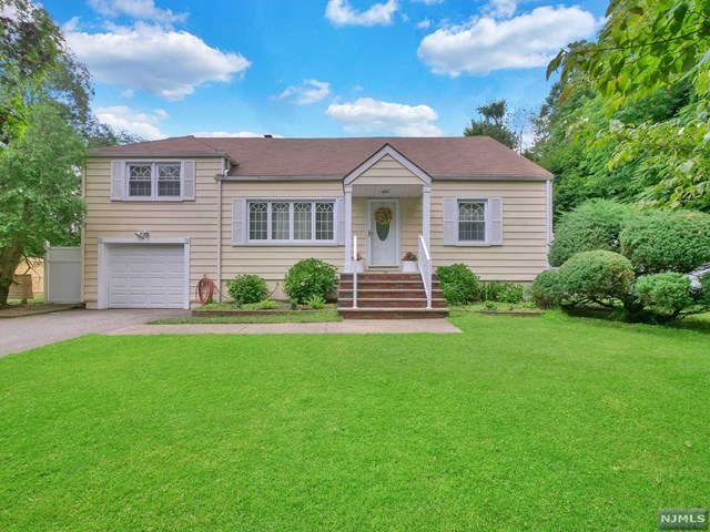 33 Colville Rd, Wayne, NJ 07470 | MLS# 22023901 | Redfin