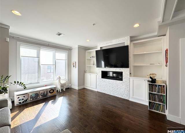 Property at 150 Cedar St Unit D, Fort Lee, NJ 07024, 3 beds, 2.5 baths