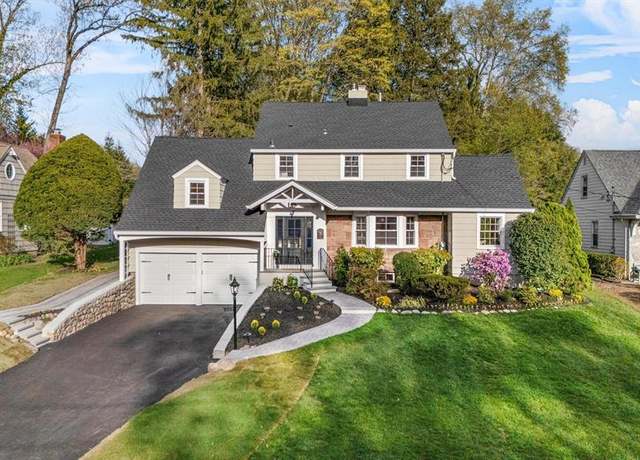 Property at 44 Edgewood Dr, Ho-ho-kus, NJ 07423, 4 beds, 3.5 baths