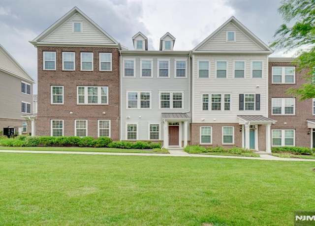 Property at 121 Truman Dr, Wood Ridge, NJ 07075, 4 beds, 3 baths