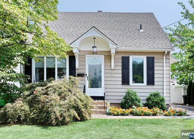 Property at 878 Lincoln Ave, Maywood, NJ 07607, 3 beds, 1 bath