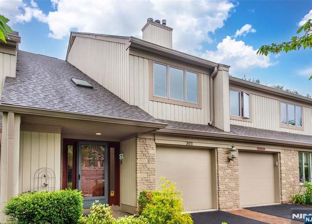 Property at 303 Vista View Dr, Mahwah, NJ 07430, 2 beds, 2.5 baths