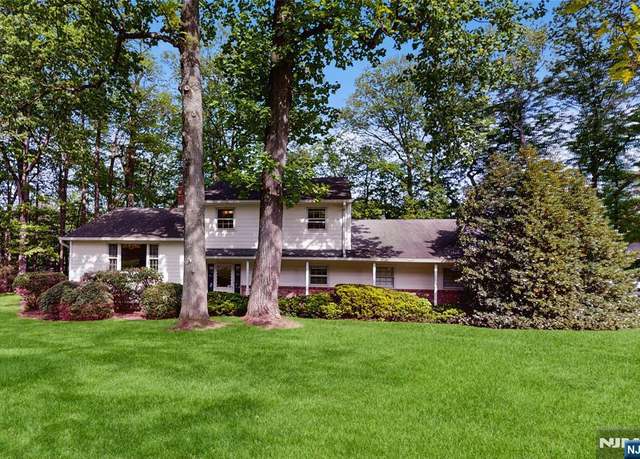 Property at 655 Kennedy Dr, Twp Of Washington, NJ 07676, 4 beds, 2.5 baths