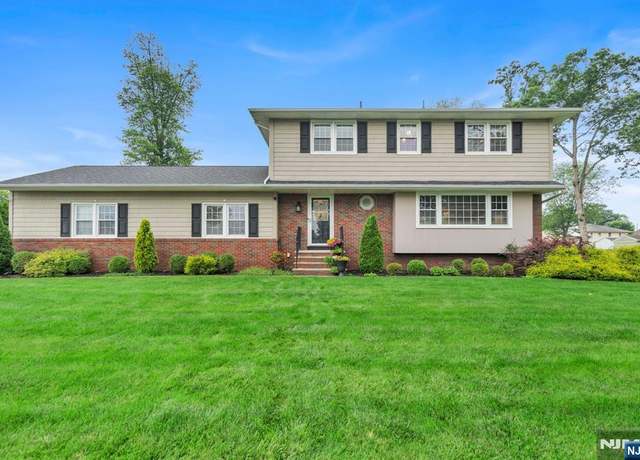 Property at 18 Alan Dr, Fairfield, NJ 07004, 4 beds, 2.5 baths