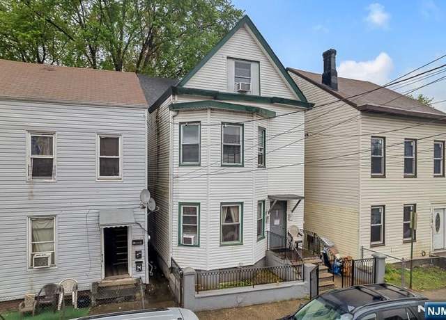 Property at 124 Main St, Paterson, NJ 07522, 8 beds, 3 baths