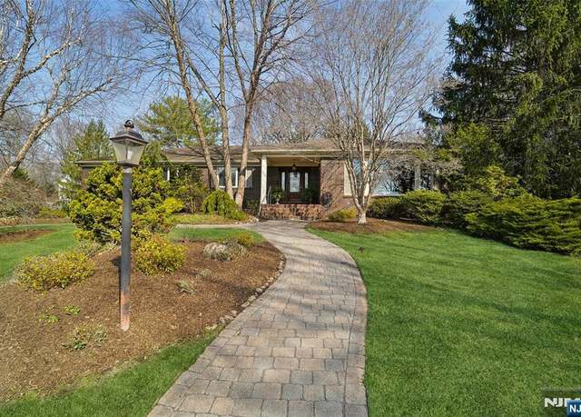 Property at 683 Briarwood Ct, Oradell, NJ 07649, 4 beds, 3.5 baths