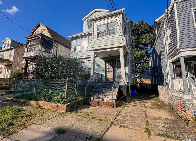 Property at 27 Irving Ave, Newark, NJ 07112, 5 beds, 2 baths