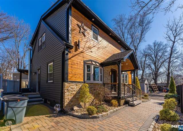 Property at 6 Lafayette Ave, East Orange, NJ 07017, 3 beds, 3.5 baths