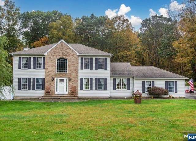 Property at 106 Henderson Rd, West Milford, NJ 07460, 4 beds, 3.5 baths