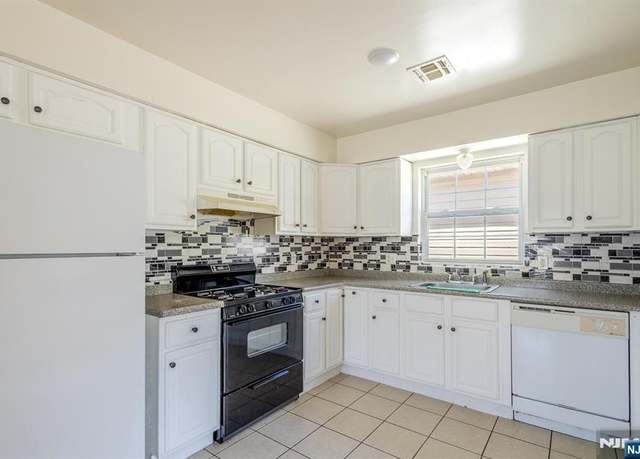 Property at 232-234 1st St, Newark, NJ 07107, 8 beds, 5 baths