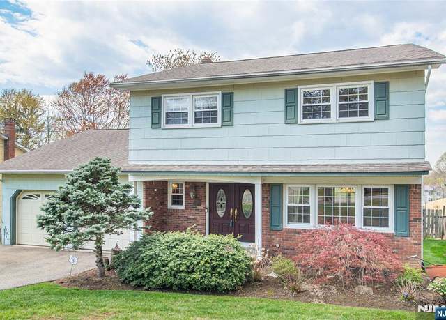 Property at 17 Schirra Dr, Wanaque, NJ 07465, 4 beds, 2.5 baths