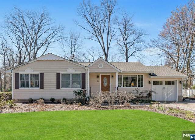 Property at 71 New St, Allendale, NJ 07401, 3 beds, 2.5 baths