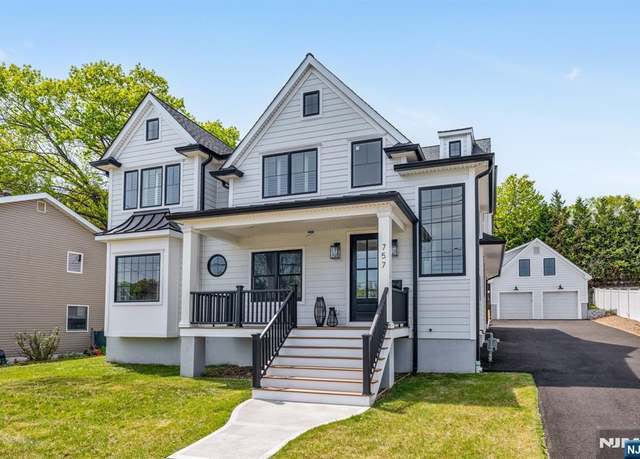 Property at 757 Center Ave, River Edge, NJ 07661, 5 beds, 3.5 baths