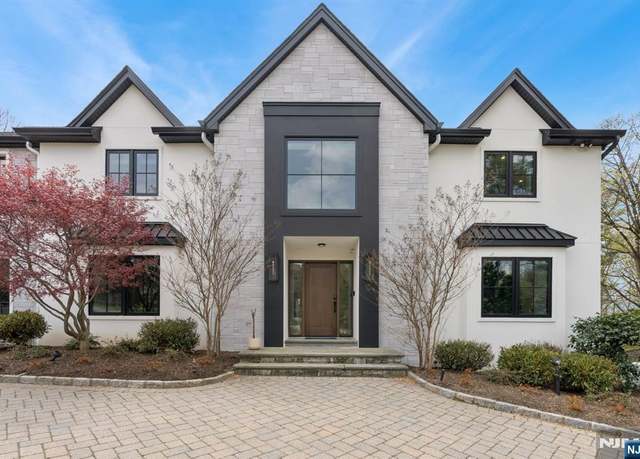 Property at 10 Loman Ct, Cresskill, NJ 07626, 6 beds, 5.5 baths