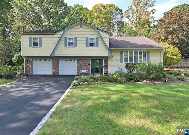 Property at 552 Jackson Ave, Twp Of Washington, NJ 07676, 4 beds, 3 baths
