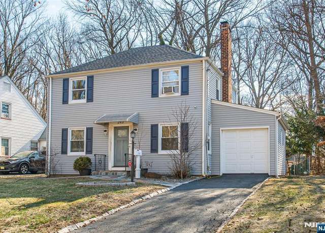 Property at 243 Forest Dr, Union, NJ 07083, 3 beds, 1.5 baths