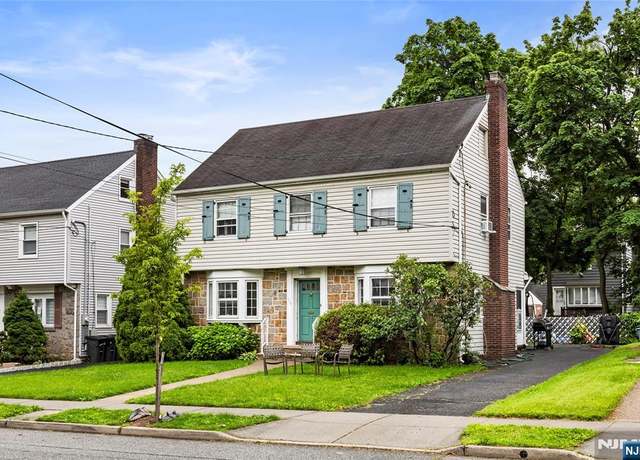 Property at 403 South Pkwy, Clifton, NJ 07014, 3 beds, 2.5 baths