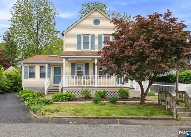Property at 17 Hines Ave, Mahwah, NJ 07430, 4 beds, 2 baths