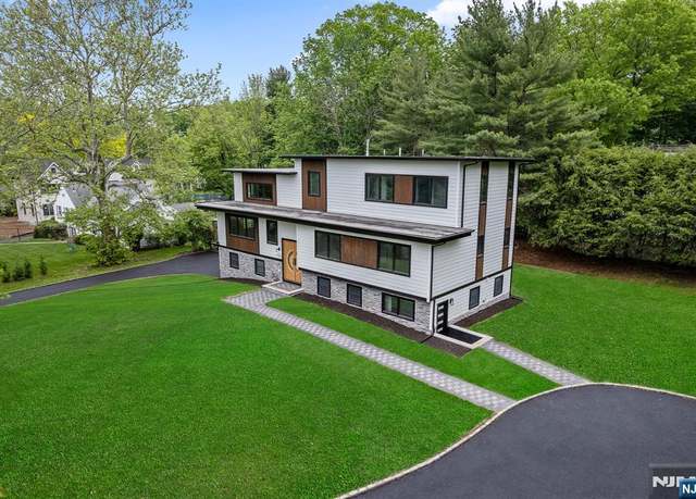 Property at 148 Great Hills Rd, Millburn, NJ 07078, 8 beds, 6 baths