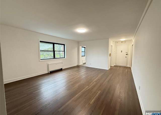 Property at 3001 Edwin Ave Unit 5A, Fort Lee, NJ 07024, 1 bed, 1 bath