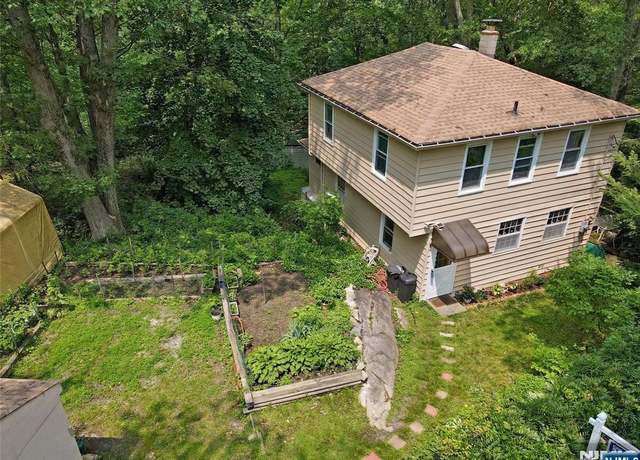 Property at 19 Skyland Ave, Wanaque, NJ 07420, 4 beds, 2.5 baths