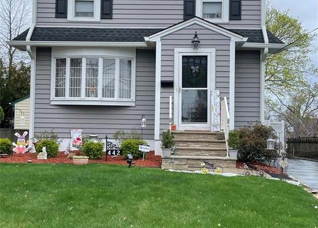 Property at 442 Marlboro Rd, Wood Ridge, NJ 07075, 3 beds, 1.5 baths