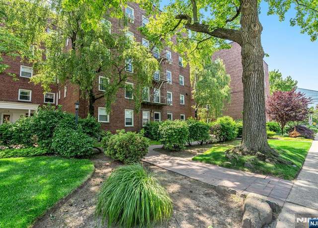 Property at 328 N Bridge Plz Unit 5C, Fort Lee, NJ 07024, 2 beds, 2 baths