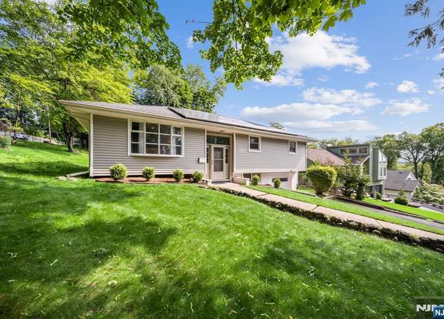 Property at 425 Paulding Ave, Northvale, NJ 07647, 3 beds, 2 baths
