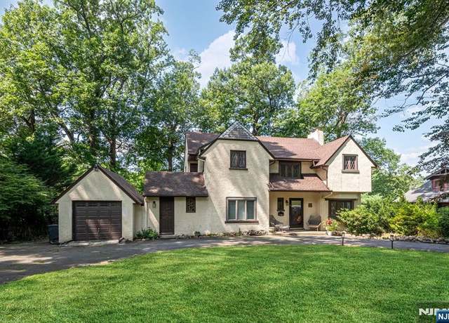 Property at 56 Malcolm Rd, Mahwah, NJ 07430, 4 beds, 3.5 baths