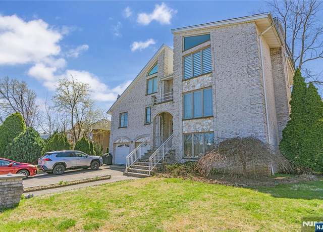 Property at 98 Miller St, Wallington, NJ 07057, 7 beds, 4 baths