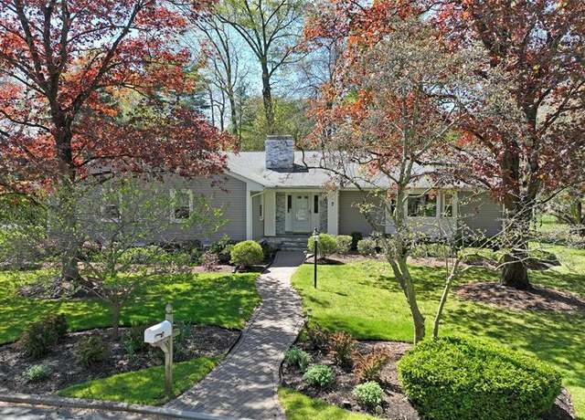 Property at 7 Wright St, Woodcliff Lake, NJ 07677, 3 beds, 2.5 baths