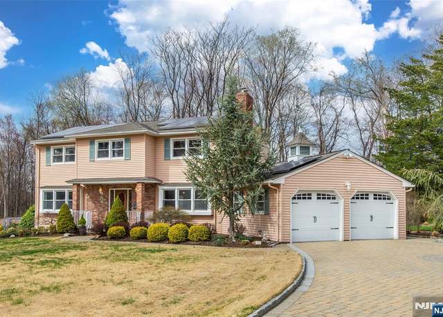 Property at 2 Wingate Dr, Livingston, NJ 07039, 4 beds, 2.5 baths