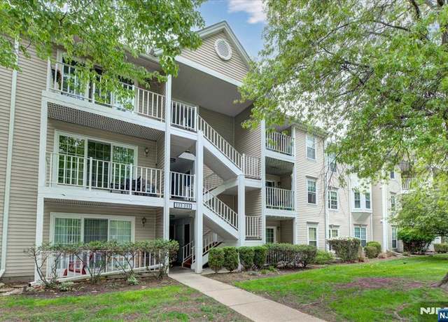Property at 225 Larch Ln, Mahwah, NJ 07430, 2 beds, 2 baths