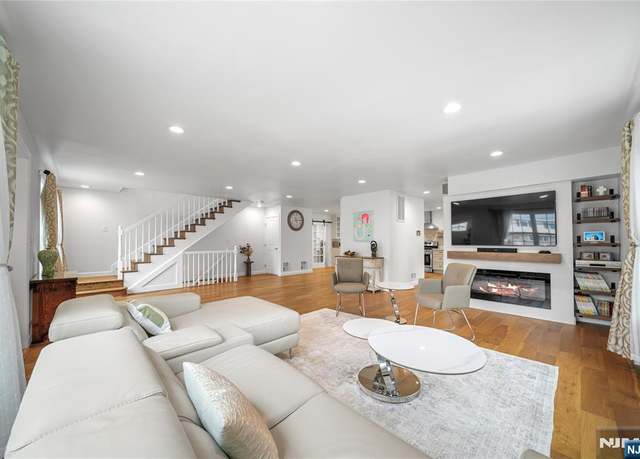 Property at 322 E Midland Ave, Paramus, NJ 07652, 4 beds, 4.5 baths