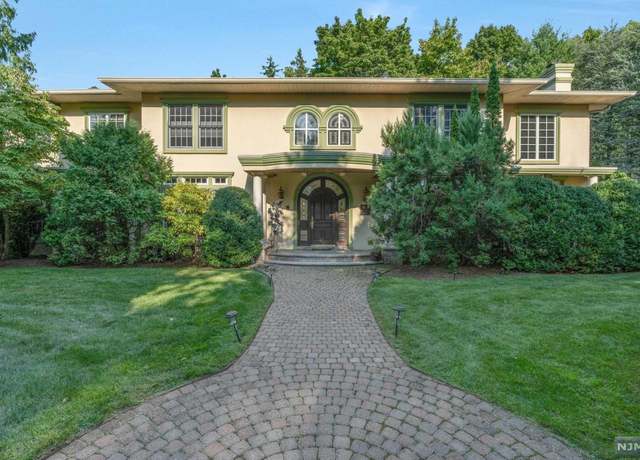 Property at 565 N Forest Dr, Teaneck, NJ 07666, 6 beds, 6.5 baths