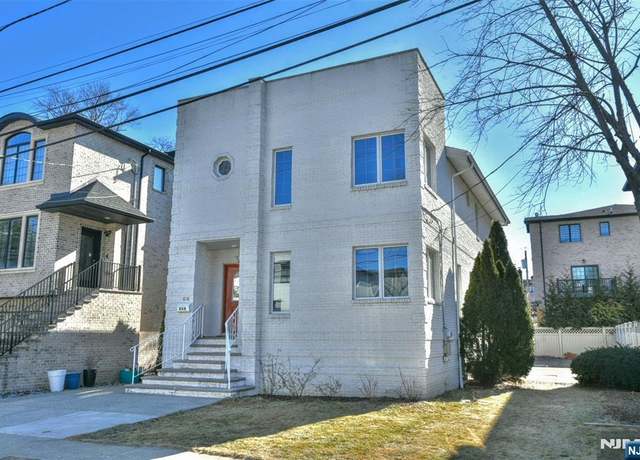 Property at 810 Jassamine Way, Fort Lee, NJ 07024, 4 beds, 3.5 baths