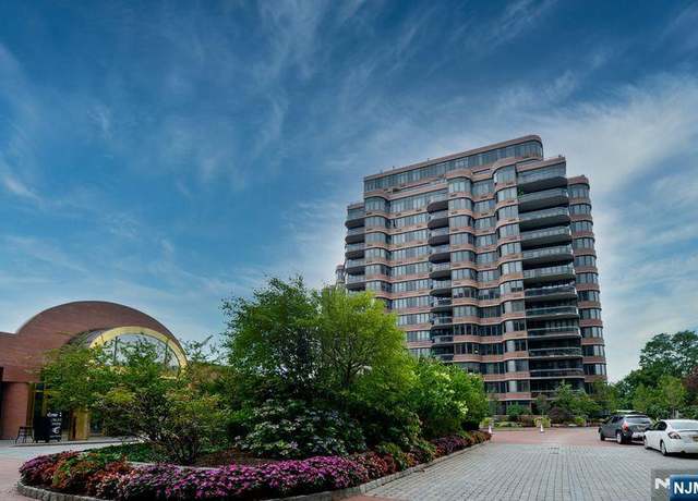 Property at 100 Carlyle Dr Unit SVP5, Cliffside Park, NJ 07010, 4 beds, 4.5 baths