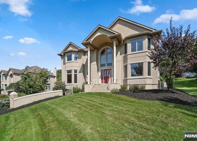 Property at 300 Daffodil Dr, Norwood, NJ 07648, 3 beds, 2.5 baths