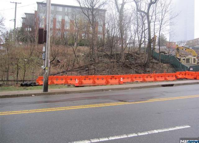 Property at Undisclosed address, Fort Lee, NJ 07024