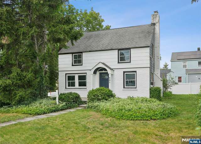 Property at 605 Beverly Rd, Teaneck, NJ 07666, 3 beds, 2 baths