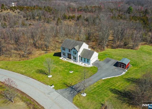 Property at 5 Sterling Dr, Sussex, NJ 07461, 4 beds, 3.5 baths