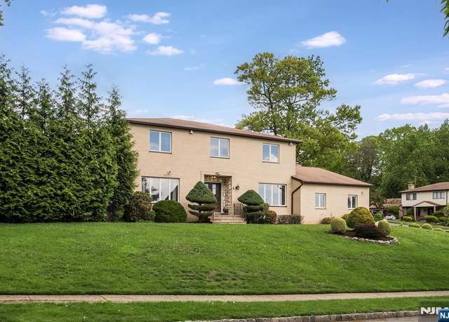 Property at 2 Stratton Dr, Wayne, NJ 07470, 4 beds, 3.5 baths