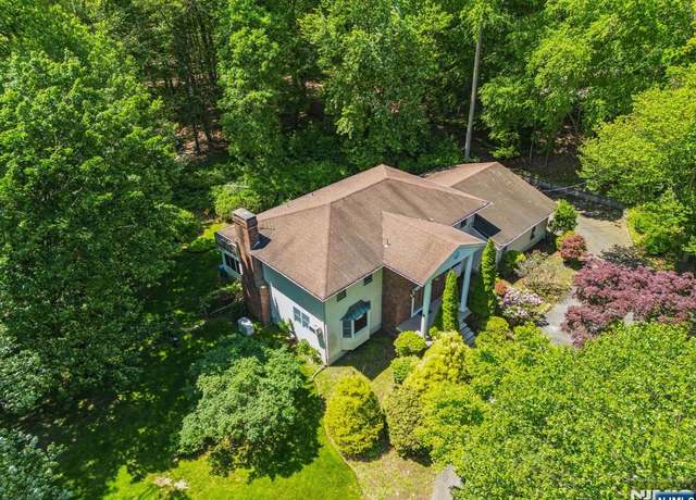 Property at 22 Christopher Pl, Saddle River, NJ 07458, 4 beds, 2.5 baths