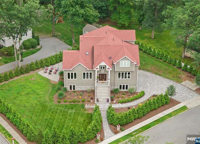 Property at 186 Alps Rd, Wayne, NJ 07470, 5 beds, 4.5 baths